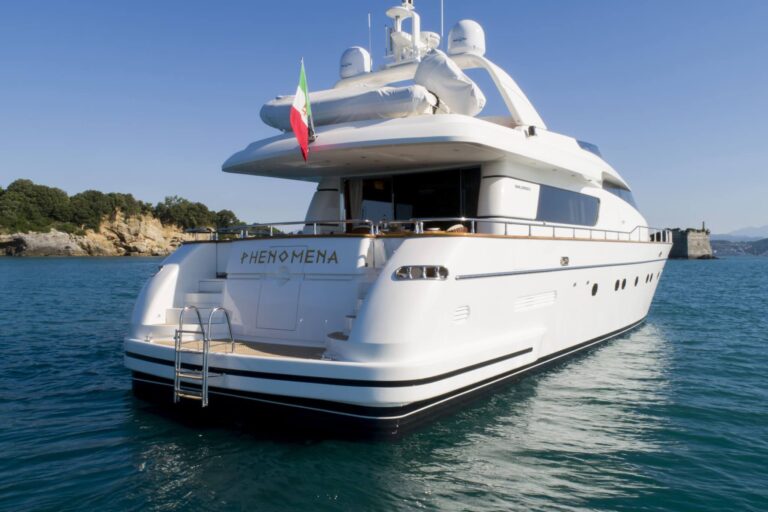 Superyacht PHENOMENA