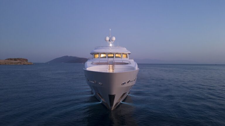 Superyacht PRINCESS MELDA - Bow View
