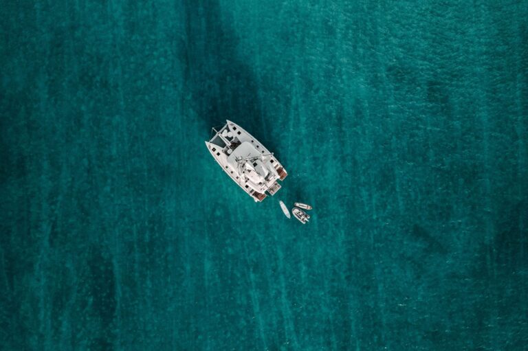 Superyacht PURELYBLU
