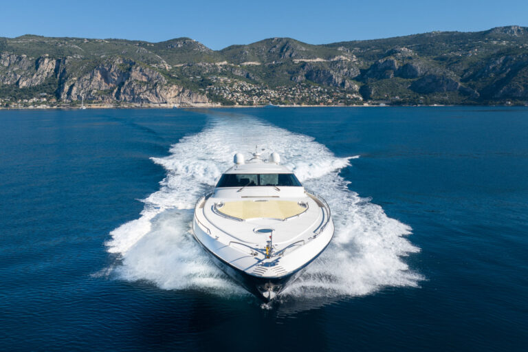 Superyacht SLIP AWAY
