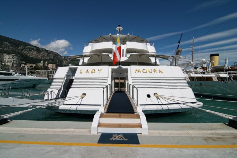 The 105m Yacht LADY MOURA