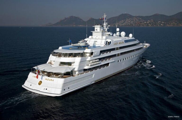 The 105m Yacht LADY MOURA