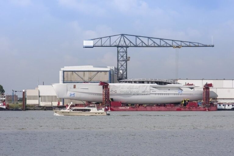 The 106m Yacht SOLAR