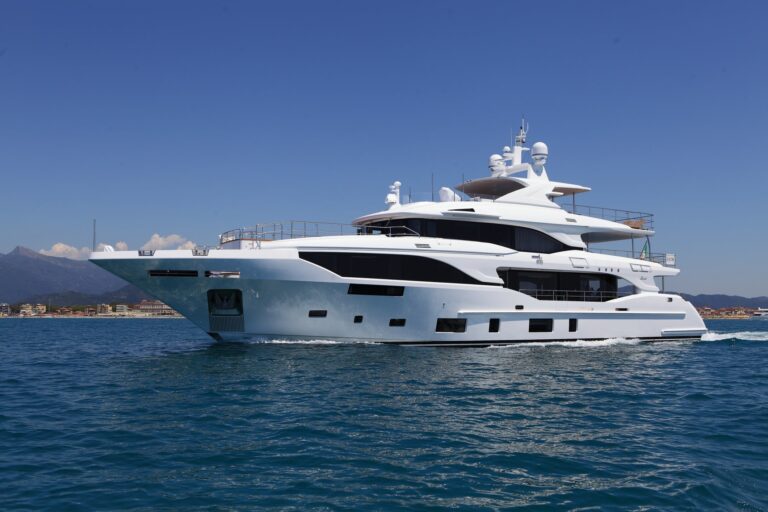 116 By Benetti