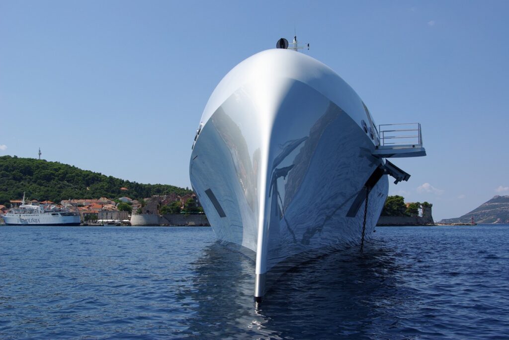 Motor Yachts Over 100ft/30m