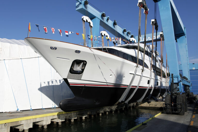 121 luxury yacht FF1 by Benetti Yachts