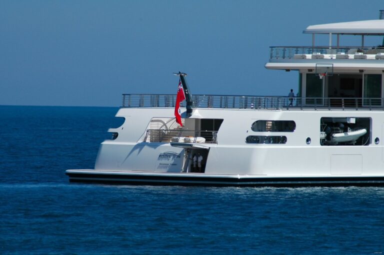The 138m Yacht RISING SUN