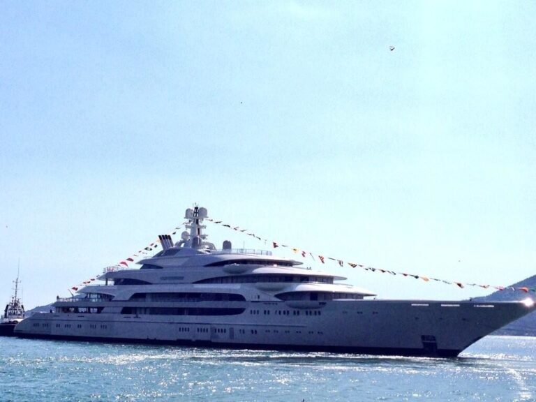 The 140m Yacht OCEAN VICTORY