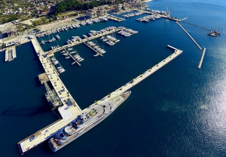 The 140m Yacht OCEAN VICTORY