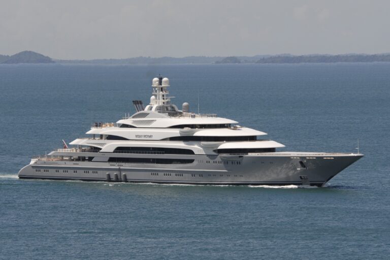 The 140m Yacht OCEAN VICTORY
