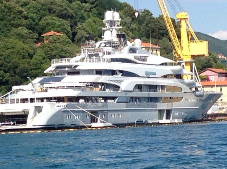 The 140m Yacht OCEAN VICTORY
