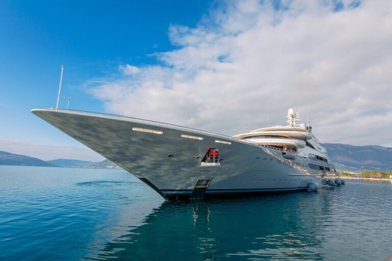 The 140m Yacht OCEAN VICTORY