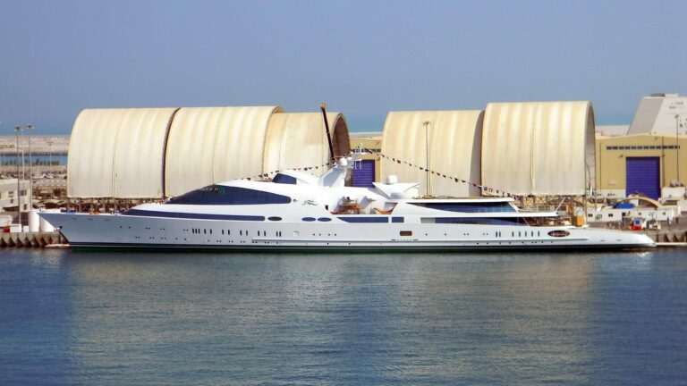 The 141m Yacht YAS