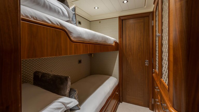 Bunk cabin