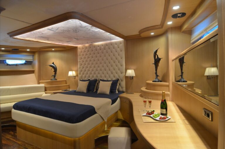 Forward VIP cabin