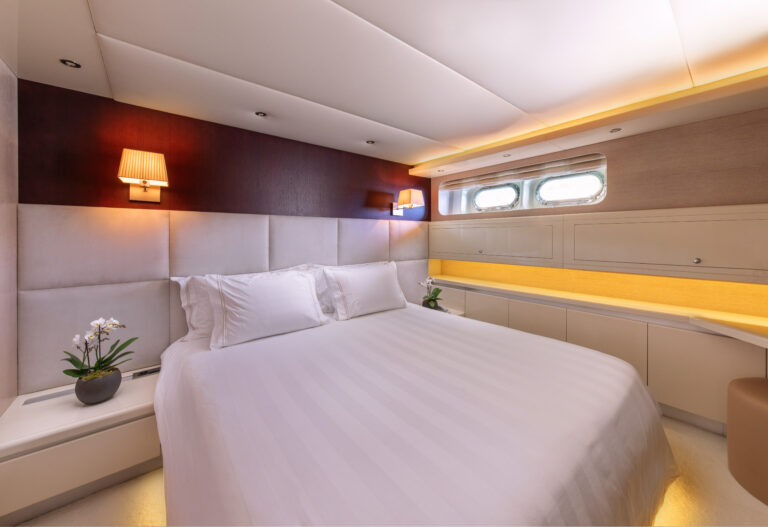 Double cabin