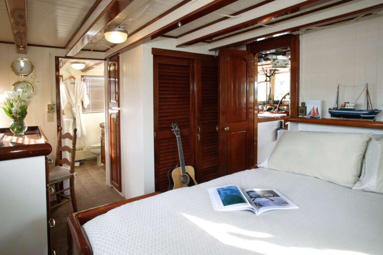 Double cabin
