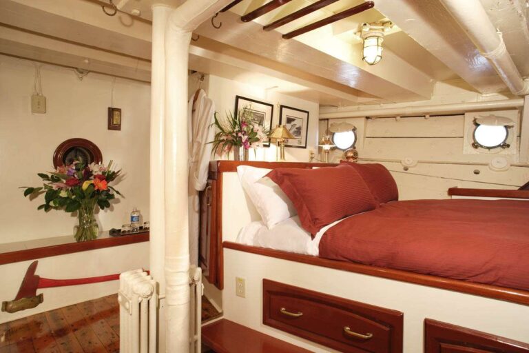 Guest cabin