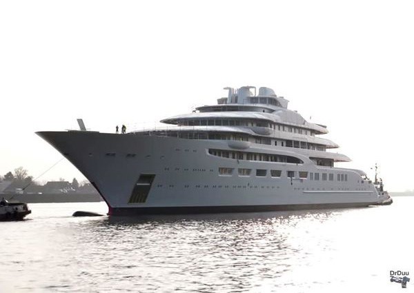 The 156m Yacht DILBAR