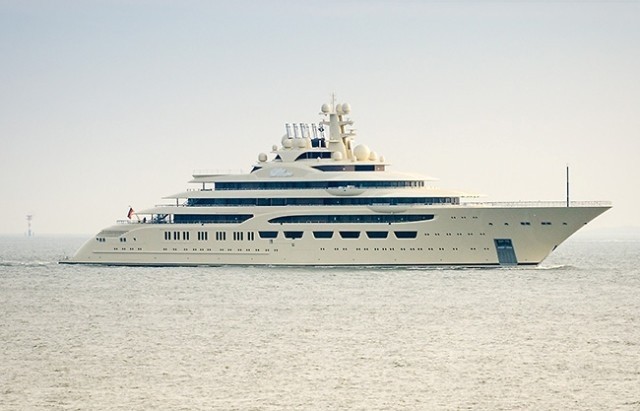 The 156m Yacht DILBAR