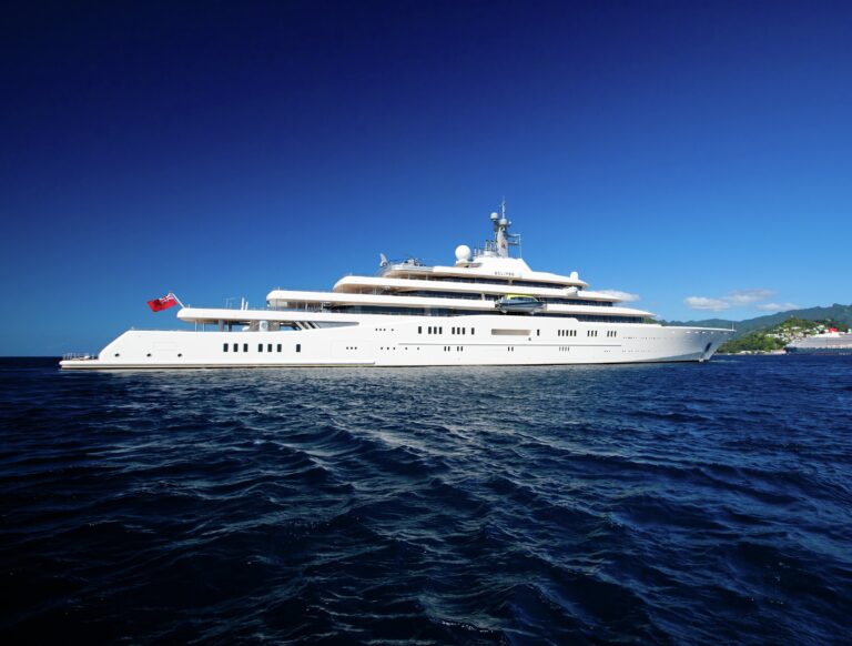 The 162m Yacht ECLIPSE