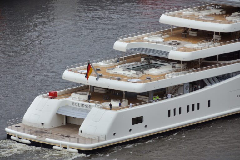 The 162m Yacht ECLIPSE