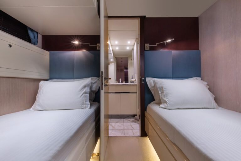 Twin suite