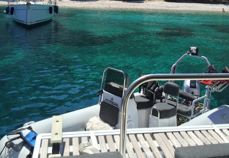 The 19m Yacht CUTE LITTLE CAT