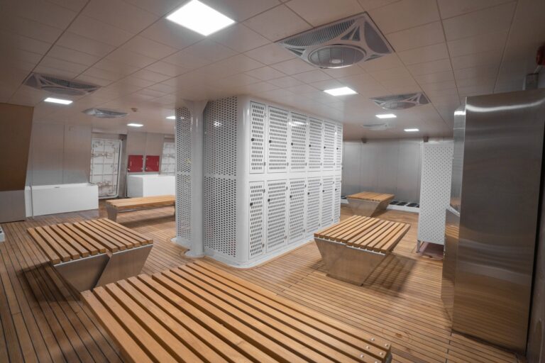 Diving deck