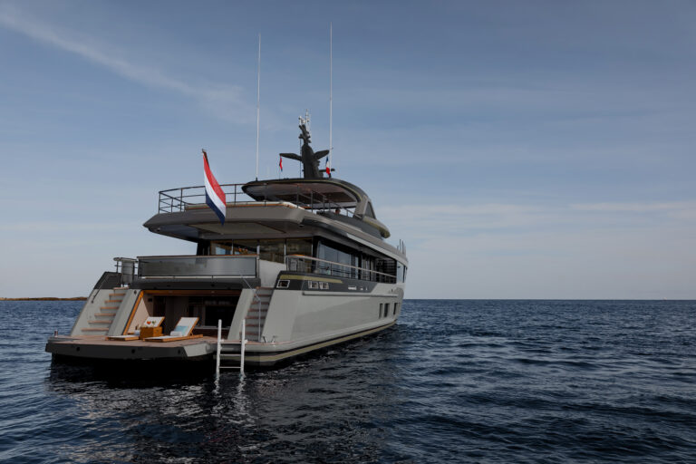 Mulder ThirtySix Hull #8