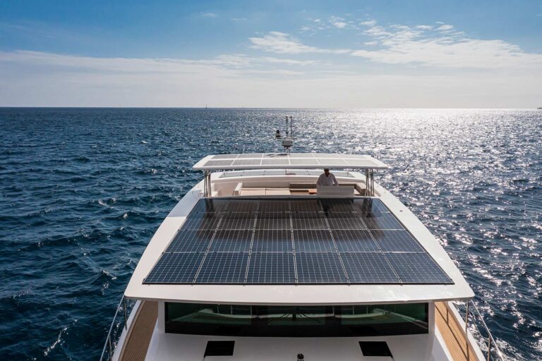 Pop up sun deck roof