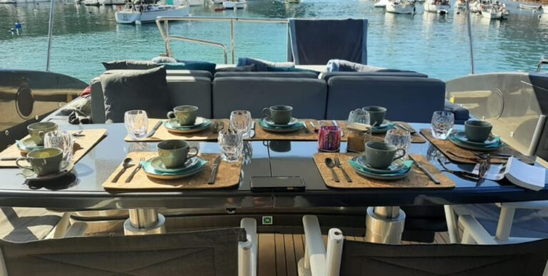 Main deck aft dining