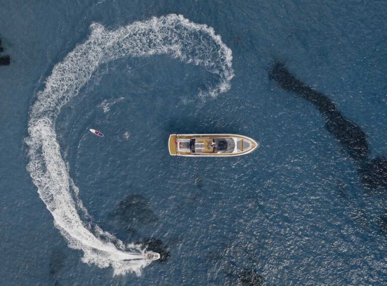 Performance yacht