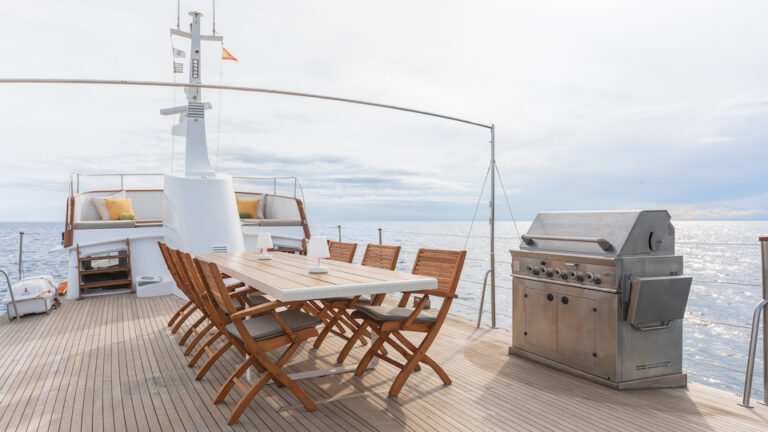 Sociable Flybridge