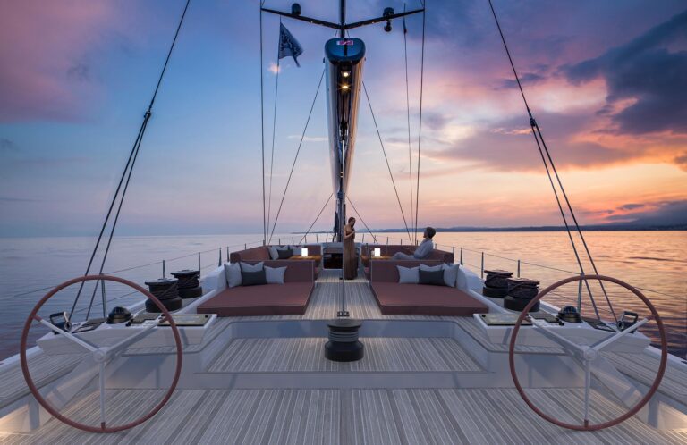 Spacious decks with dual helm controls