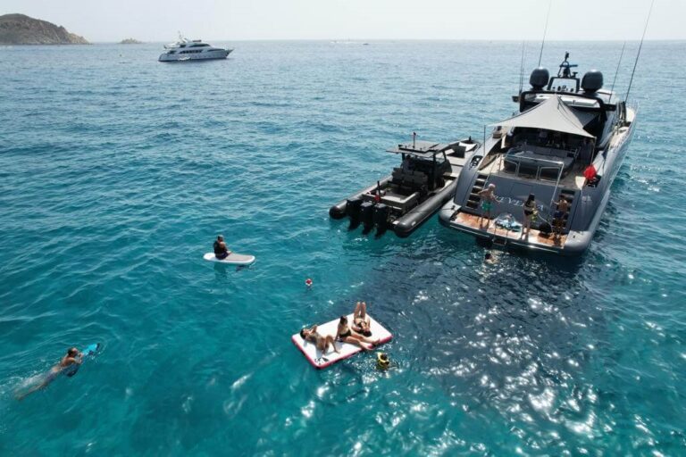 Stern and swim platform with toys
