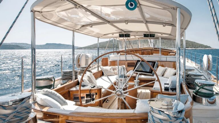Stunning captains deck
