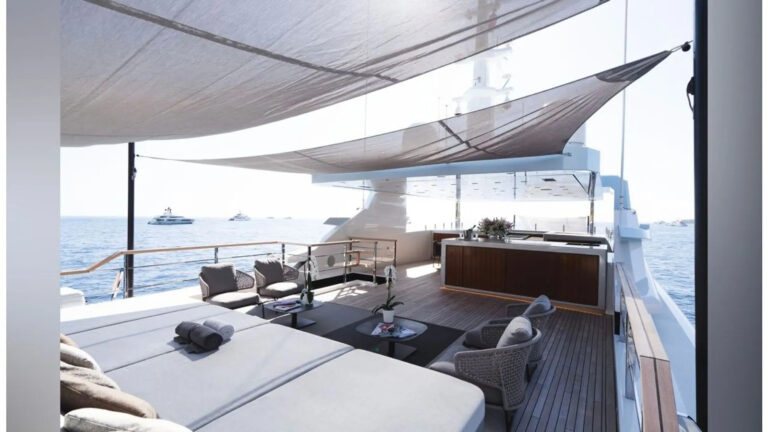 Sun deck