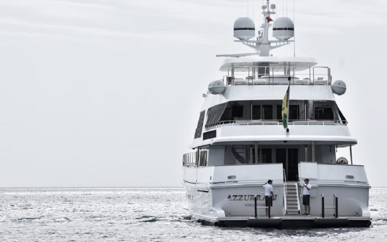 Triple deck luxury