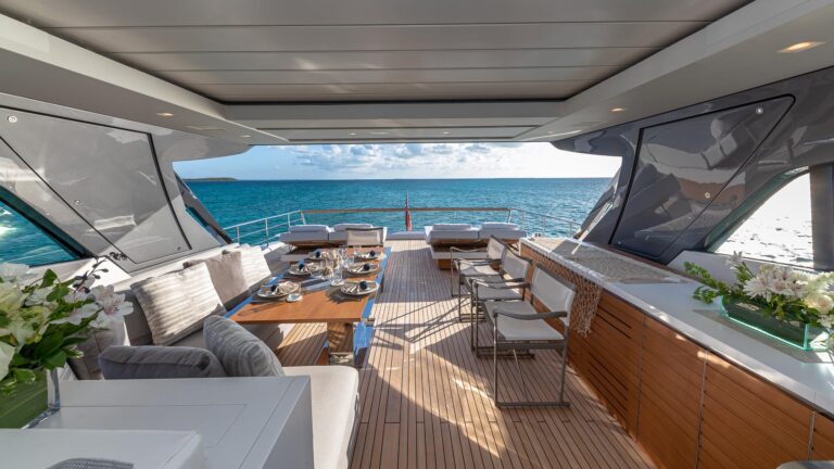 Flybridge views aft