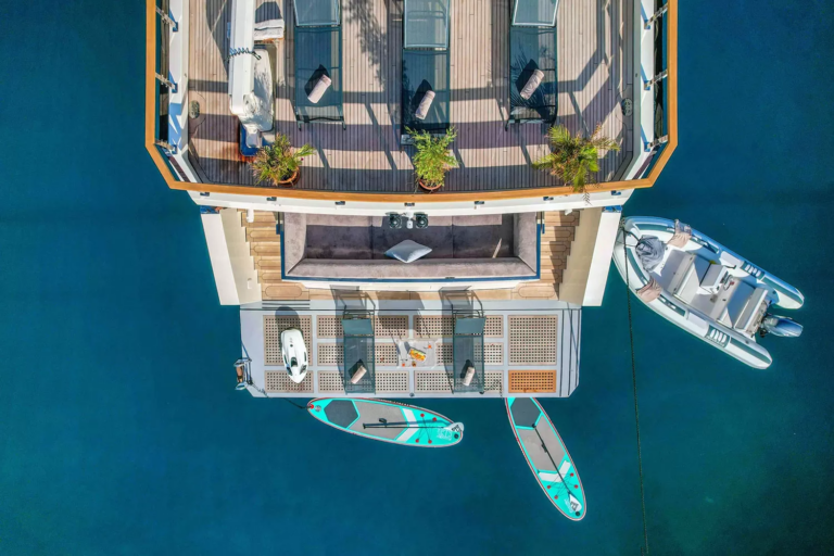 Aft deck details