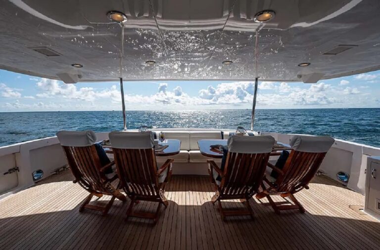 Al fresco dining on aft deck