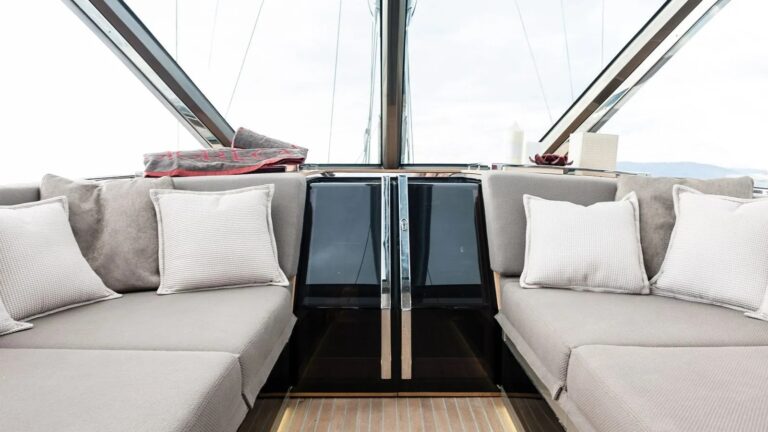 Cockpit seating
