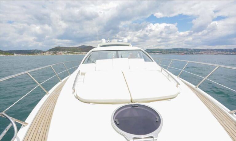 Comfortable foredeck matresses