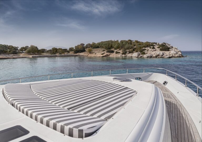 Foredeck sun pads
