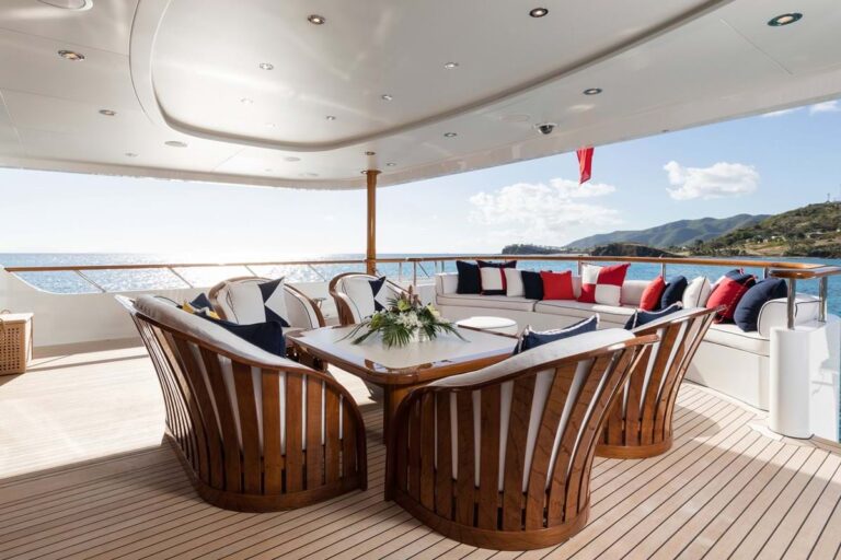 Main deck aft