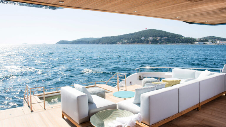 Pool and deck lounge