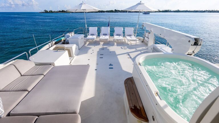 Sun loungers and jacuzzi on flybridge