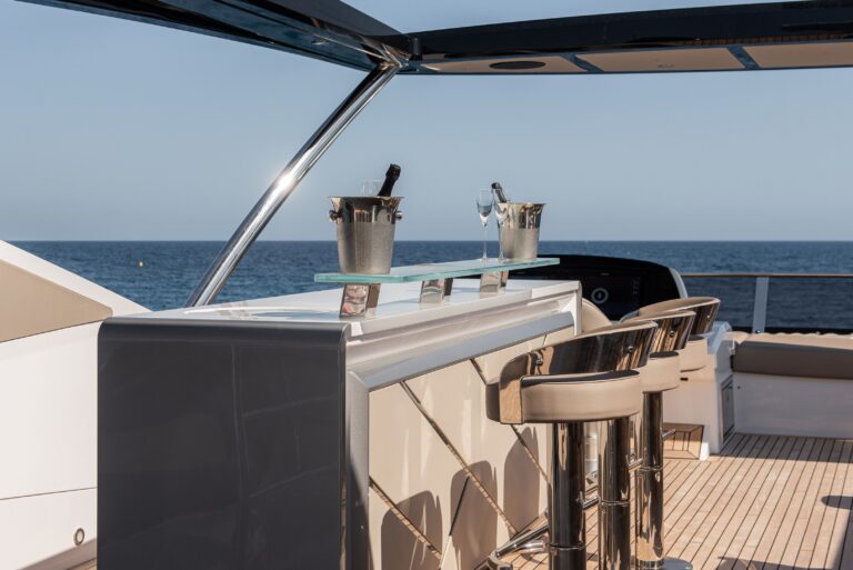 Sundeck bar