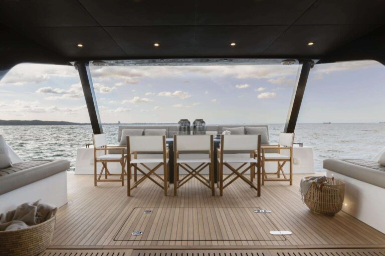 Cockpit al fresco dining